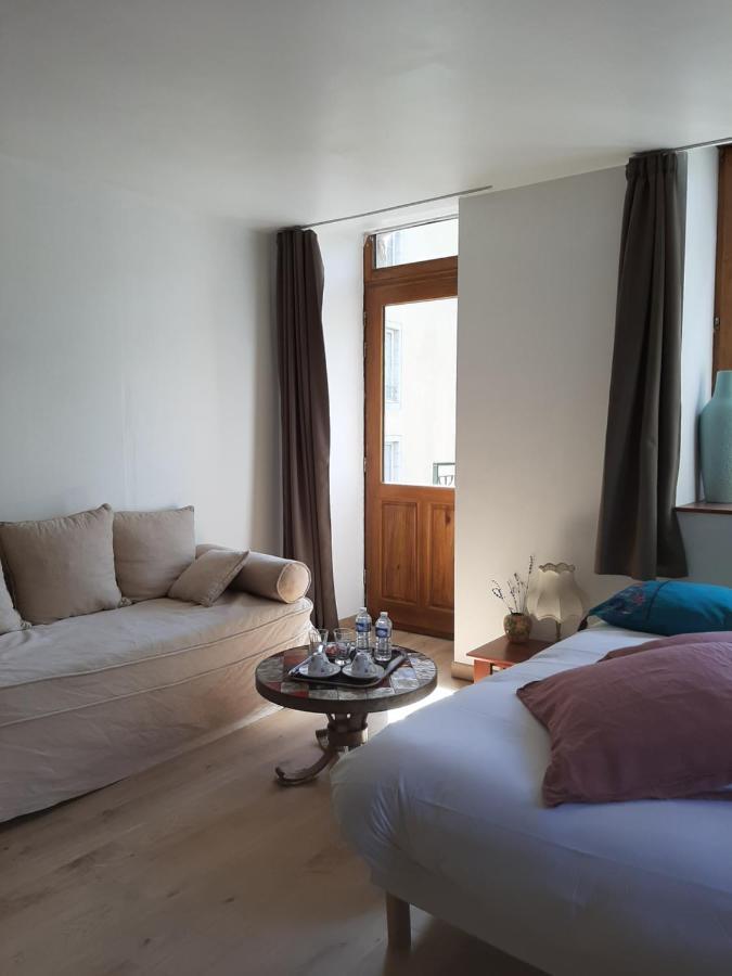 Au Fil De Lods Bed and Breakfast Exteriör bild