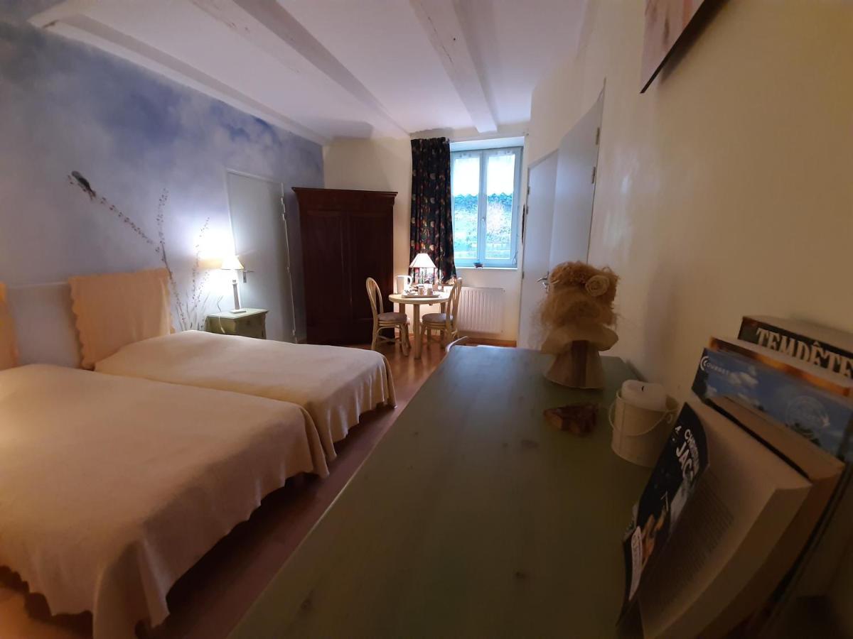 Au Fil De Lods Bed and Breakfast Exteriör bild
