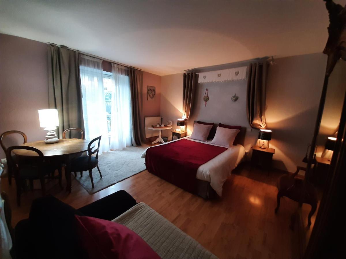 Au Fil De Lods Bed and Breakfast Exteriör bild