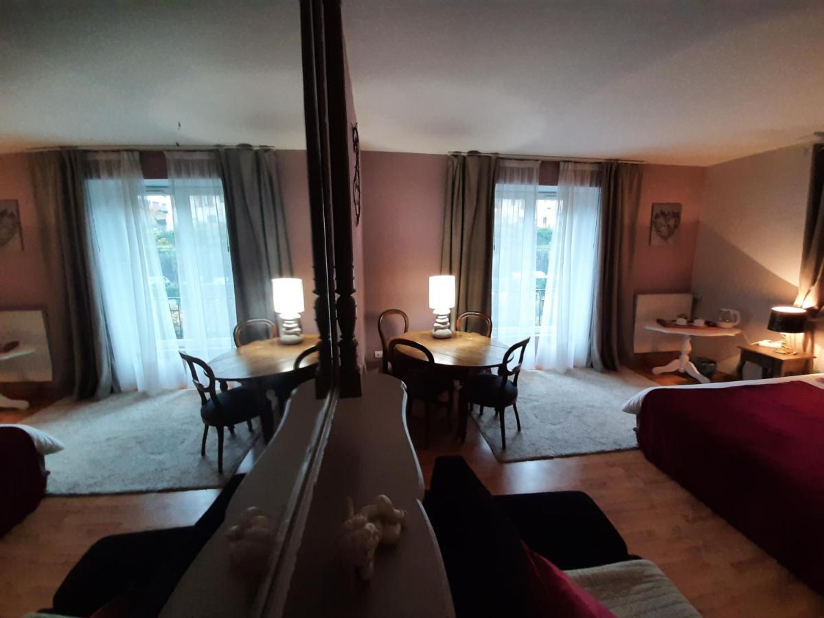 Au Fil De Lods Bed and Breakfast Exteriör bild