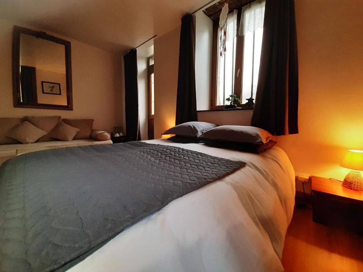 Au Fil De Lods Bed and Breakfast Exteriör bild