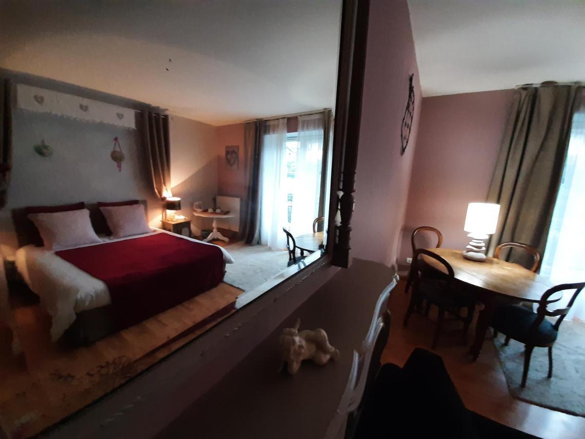 Au Fil De Lods Bed and Breakfast Exteriör bild