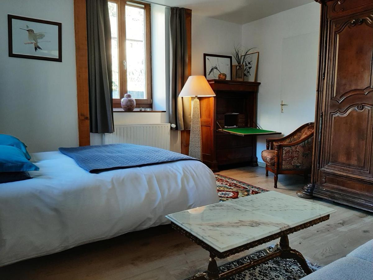Au Fil De Lods Bed and Breakfast Exteriör bild