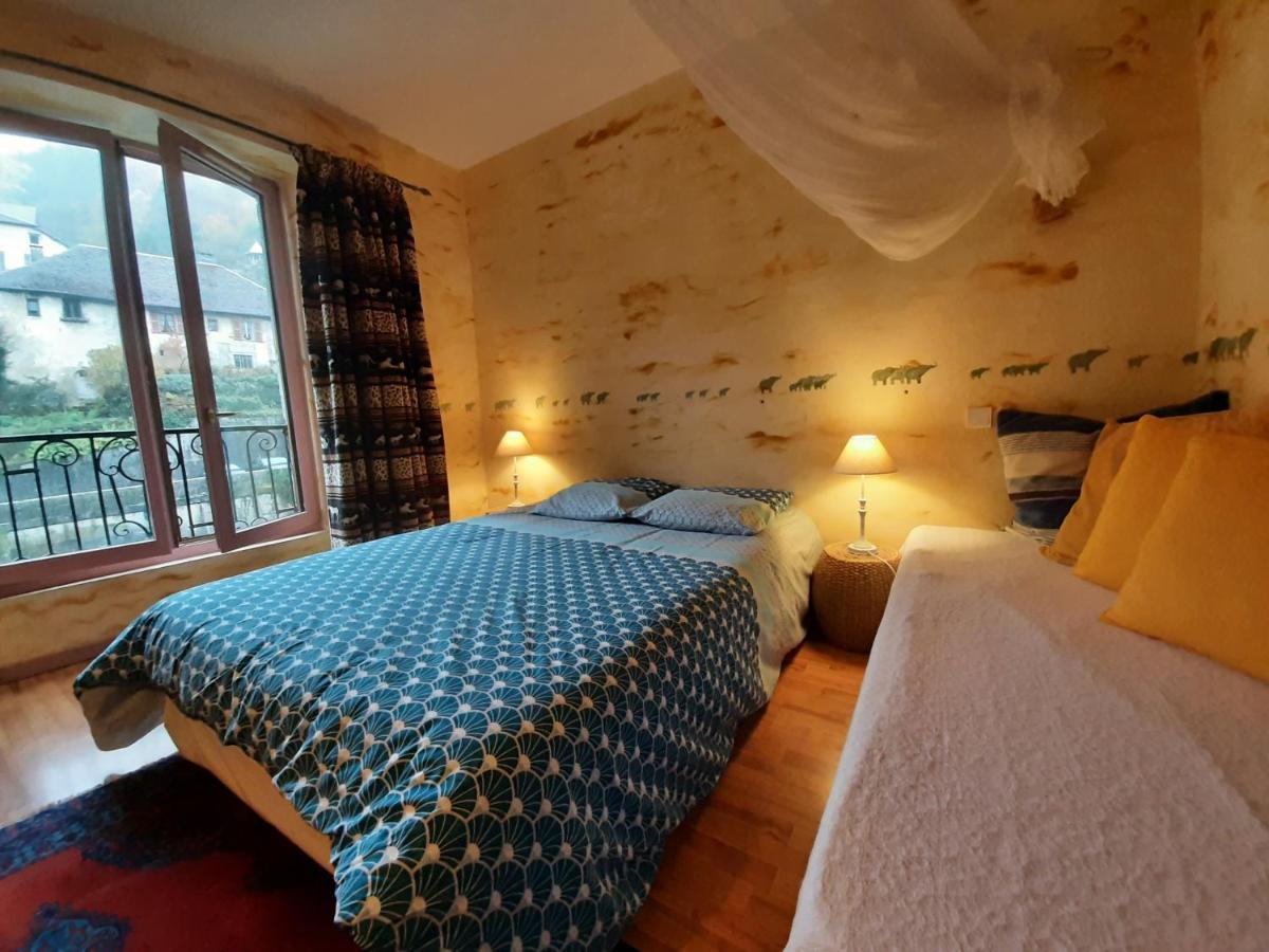 Au Fil De Lods Bed and Breakfast Exteriör bild