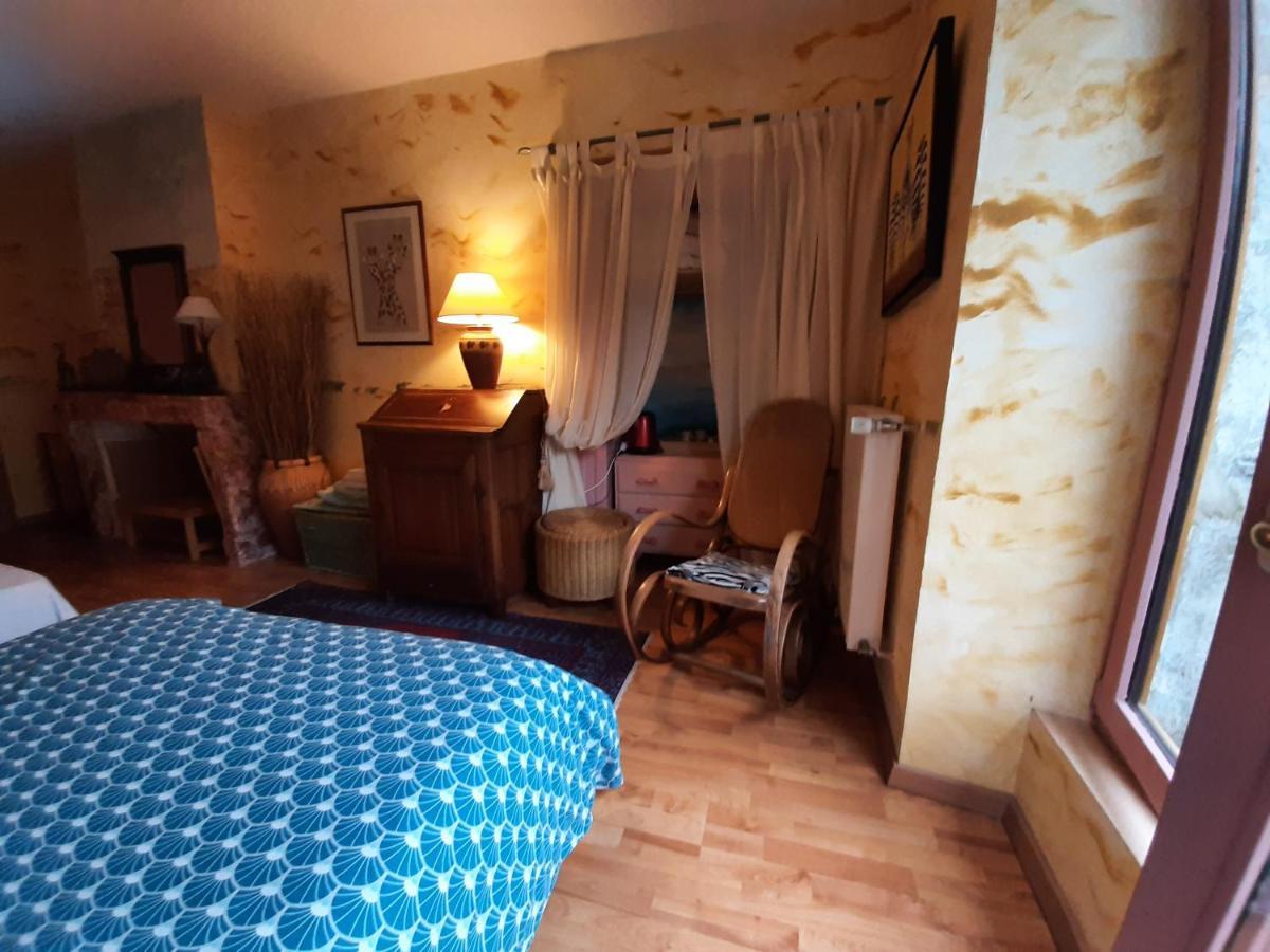 Au Fil De Lods Bed and Breakfast Exteriör bild